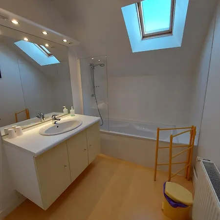 De La Houzardiere, Jusqu'a 7 Pers