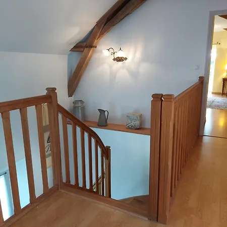 De La Houzardiere, Jusqu'a 7 Pers